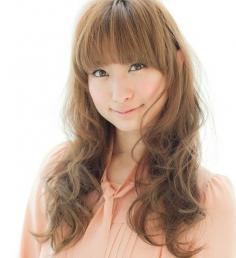 日本最新的卷发发型，让你也演绎最纯美浪漫的夏日风情