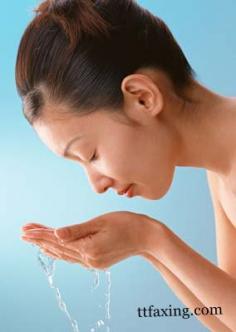 了解爽肤水和柔肤水的区别 让你正确给肌肤喝饱水