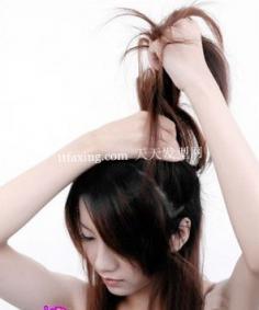韩式马尾辫的扎法　女生马尾辫发型设计
